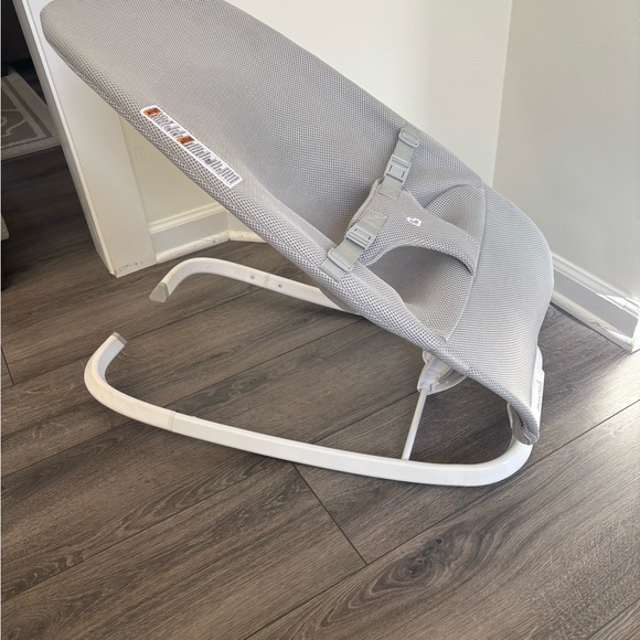 Munchkin Spring Bouncer Rocker - Picture 3 of 7